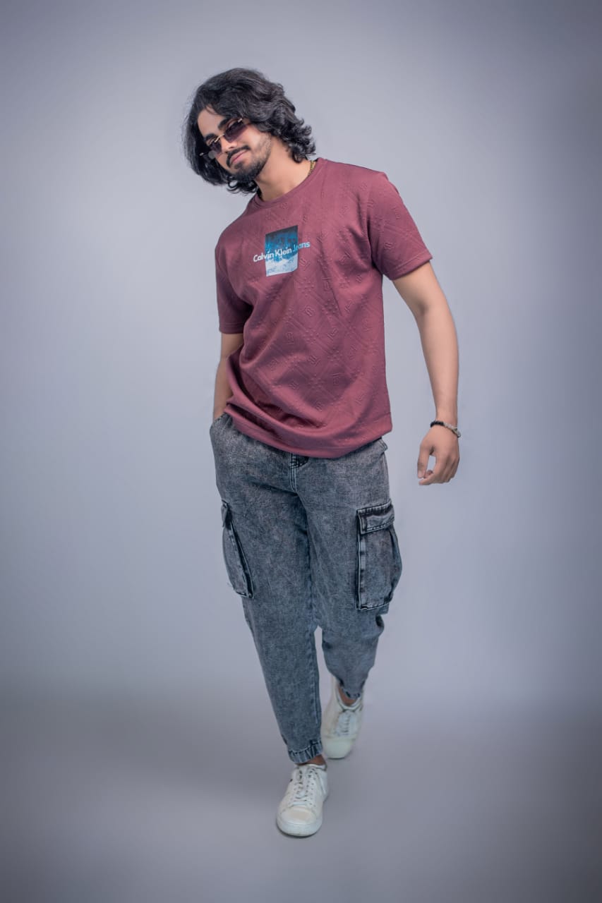 Calvin Klein Jeans Embossed Logo T-Shirt - Maroon - Image 2