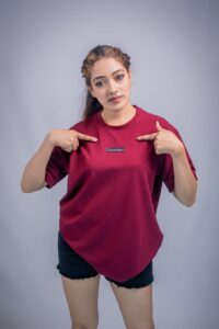 Calvin Klein Small Logo T-Shirt for Women - Maroon